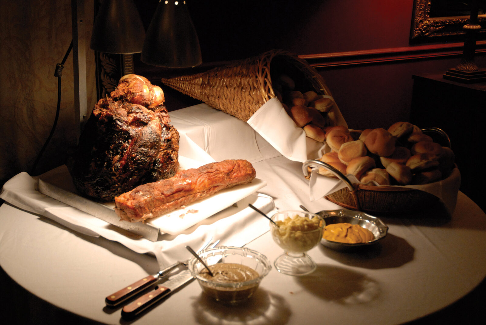 Carving station at a Southern Creations catered event